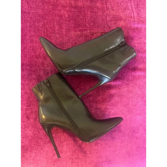 ALDO Black Leather Ankle Boots Size 6 Slim Heel SEXY Shoes - Picture 3 of 8